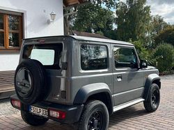 Grau Gebraucht 2023 Suzuki Jimny SUV | 29.400 € (Fairer Preis)