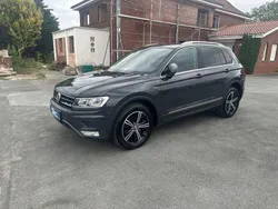 Grau Gebraucht 2016 VW Tiguan Highline SUV | 12.900 €