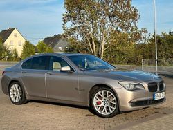 Andere farben Gebraucht 2009 BMW 730 Limousine | 10.300 € (Fairer Preis)