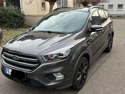 Grau Gebraucht 2017 Ford Kuga ST-Line SUV | 12.900 € (Fairer Preis)