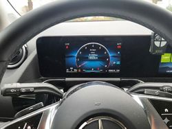 Grau Gebraucht 2024 Mercedes B180 Advanced Van / Kleinbus | 33.900 € (Fairer Preis)