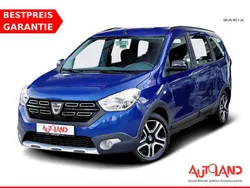 Blau Gebraucht 2020 Dacia Lodgy Stepway Van / Kleinbus | 15.990 € (Teuer)
