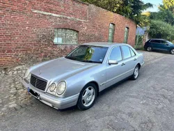 Silber Gebraucht 1998 Mercedes E240 Limousine | 4.000 € (Fairer Preis)