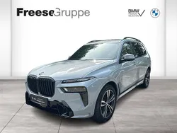 Grau Gebraucht 2023 BMW X7 Shadowline SUV | 89.900 € (Fairer Preis)