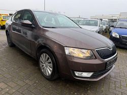 Braun Gebraucht 2013 Skoda Octavia Ambition Limousine | 4.700 € (Etwas zu teuer)