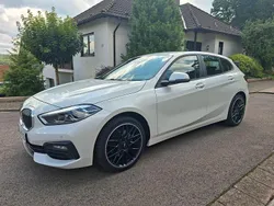 Weiß Gebraucht 2021 BMW 118 Advantage Kleinwagen | 21.200 € (Fairer Preis)