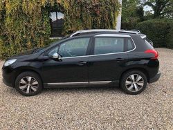 Schwarz Gebraucht 2016 Peugeot 2008 Allure SUV | 7.200 € (Guter Preis)