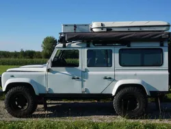 Weiß Gebraucht 2011 Land Rover Defender SE SUV | 72.000 €