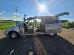 Stahlsilbermet. Gebraucht 2005 Kia Carnival Van / Kleinbus | 6.900 €