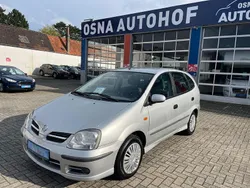 Silber Gebraucht 2003 Nissan Almera Tino Visia Van / Kleinbus | 1.700 €