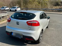 Silber Gebraucht 2012 Kia Rio Kleinwagen | 4.880 € (Fairer Preis)