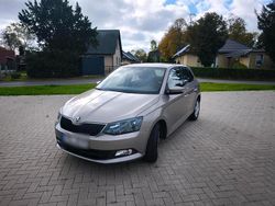 Beige Gebraucht 2016 Skoda Fabia Limousine | 7.000 € (Guter Preis)