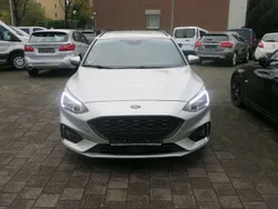 Polarsilber metallic Gebraucht 2020 Ford Focus ST-Line Kombi | 12.990 € (Guter Preis)