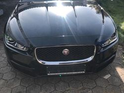 Schwarz Gebraucht 2016 Jaguar XE Limousine | 7.500 €