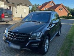 Schwarz Gebraucht 2011 Mercedes ML300 SUV | 11.500 € (Guter Preis)