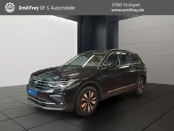 Deep black perleffekt Gebraucht 2023 VW Tiguan Life SUV | 29.890 € (Fairer Preis)