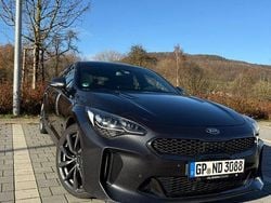 Grau Gebraucht 2018 Kia Stinger GT-Line Kleinwagen | 20.800 €