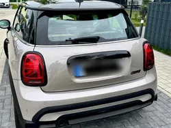 Grau Gebraucht 2023 Mini Cooper Kleinwagen | 22.700 € (Fairer Preis)