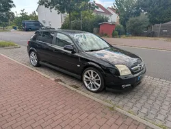 Schwarz Gebraucht 2004 Opel Signum Sport Kombi | 750 € (Fairer Preis)