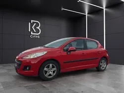 Farbe rot aden/deckende lackie Gebraucht 2009 Peugeot 207 Tendance Kleinwagen | 2.800 € (Fairer Preis)