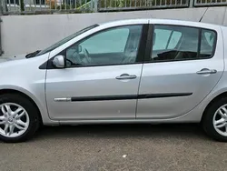 Silber Gebraucht 2006 Renault Clio II Initiale Limousine | 2.400 € (Fairer Preis)