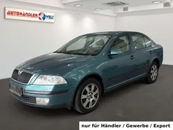 Grün Gebraucht 2004 Skoda Octavia Limousine | 1.299 € (Superpreis)
