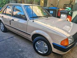 Beige Gebraucht 1983 Ford Escort Limousine | 5.200 €