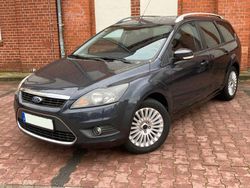 Blau Gebraucht 2009 Ford Focus Titanium Kombi | 3.850 € (Etwas zu teuer)