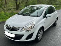 Weiß Gebraucht 2012 Opel Corsa Color Edition Limousine | 2.300 € (Superpreis)