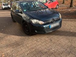 Blau Gebraucht 2010 VW Golf VI Limousine | 2.500 € (Guter Preis)