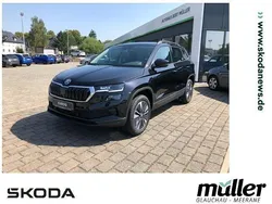 Schwarz (schwarzmagic perleffekt) Neu 2025 Skoda Karoq Tour SUV | 45.670 €