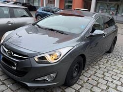 Grau Gebraucht 2011 Hyundai i40 Premium Kombi | 8.099 € (Fairer Preis)