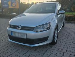 Grau Gebraucht 2011 VW Polo Kleinwagen | 4.190 € (Fairer Preis)