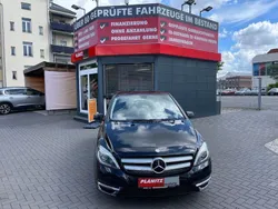 Schwarz Gebraucht 2014 Mercedes B180 Van / Kleinbus | 11.499 € (Guter Preis)