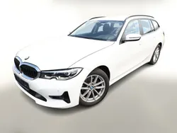 Weiss Gebraucht 2020 BMW 320 Advantage Kombi | 26.988 € (Etwas zu teuer)