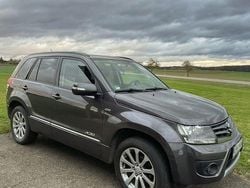 Braun Gebraucht 2013 Suzuki Grand Vitara SUV | 6.900 € (Guter Preis)