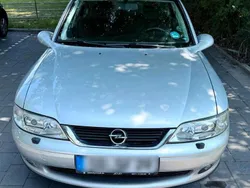 Silber Gebraucht 2001 Opel Vectra Limousine | 2.750 € (Etwas zu teuer)