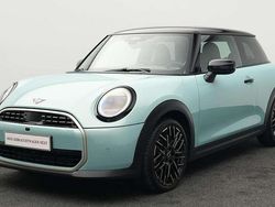 Grün Gebraucht 2024 Mini Cooper Favoured Kleinwagen | 30.301 € (Etwas zu teuer)