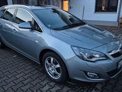 Grau Gebraucht 2011 Opel Astra Innovation Kombi | 6.499 € (Fairer Preis)