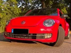 Rot Gebraucht 2014 VW Beetle Limousine | 13.200 € (Etwas zu teuer)