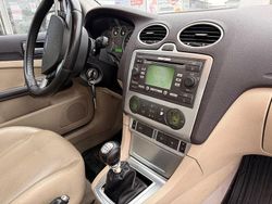 Grau Gebraucht 2008 Ford Focus Cabriolet Titanium Cabrio | 1.199 €