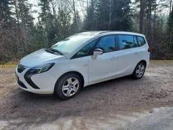 Weiß Gebraucht 2016 Opel Zafira Tourer Edition Van / Kleinbus | 9.500 € (Fairer Preis)