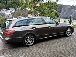 Grau Gebraucht 2011 Mercedes 220 Avantgarde Kombi | 9.450 €