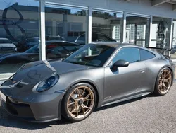 Grau Gebraucht 2022 Porsche 992 | 199.990 € (Guter Preis)