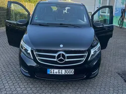 Schwarz Gebraucht 2017 Mercedes V250 Van / Kleinbus | 38.000 € (Fairer Preis)