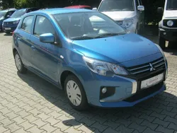 Blau Neu 2024 Mitsubishi Space Star Select Limousine | 14.890 €