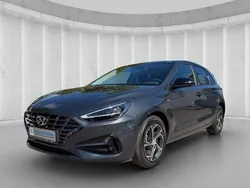Grau Gebraucht 2020 Hyundai i30 Intro Edition Limousine | 19.750 € (Fairer Preis)