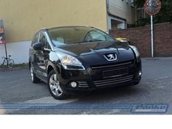 Schwarz Gebraucht 2013 Peugeot 5008 Family Van / Kleinbus | 7.980 € (Teuer)