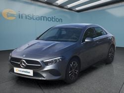 Grau Gebraucht 2024 Mercedes A180 Limousine | 30.799 € (Etwas zu teuer)