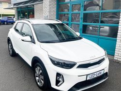 Weiß Gebraucht 2023 Kia Stonic Vision SUV | 17.950 € (Fairer Preis)